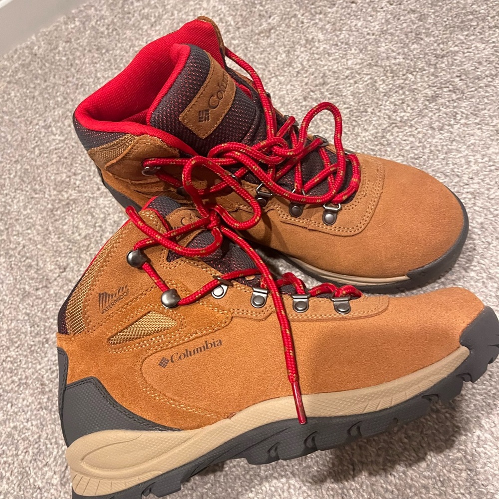 Columbia Women's Discontinued Newton Ridge Plus Waterproof Amped Hiking Boot